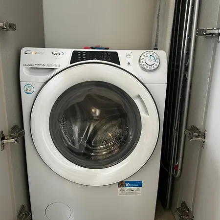 Family Apartment, Near The Whit Private Park * 로카르노