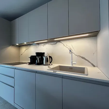 Family Apartment, Near The Whit Private Park 아파트