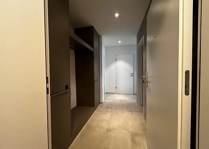 Family Apartment, Near The Whit Private Park 아파트 로카르노