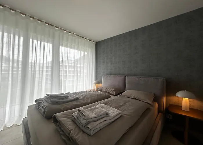 Family Apartment, Near The Whit Private Park לוקרנו