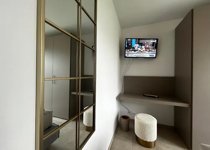 Family Apartment, Near The Whit Private Park דירה