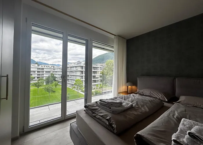 Family Apartment, Near The Whit Private Park 아파트 *