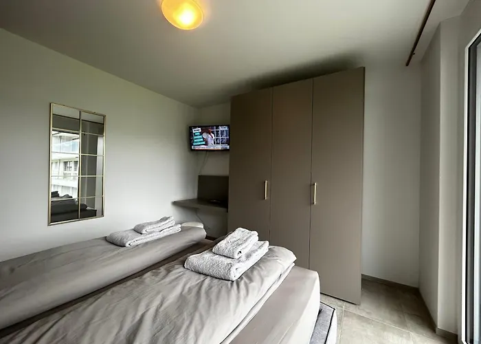 Family Apartment, Near The Whit Private Park * 로카르노