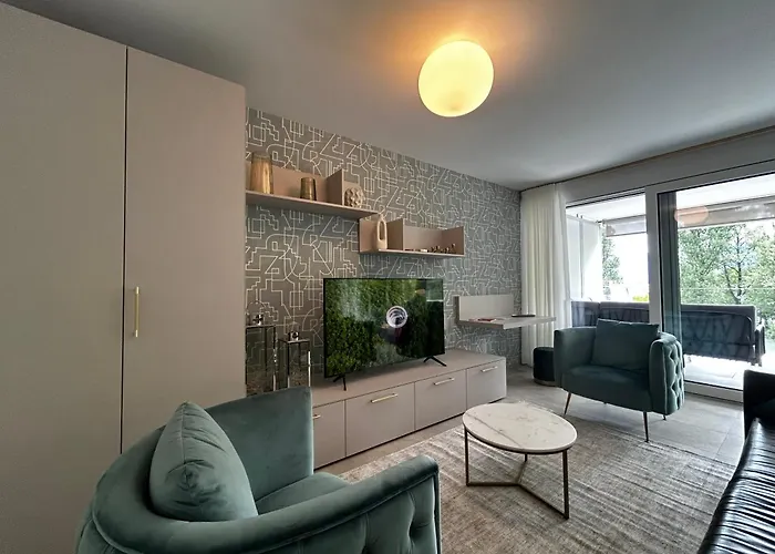 Family Apartment, Near The Whit Private Park * לוקרנו