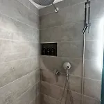 Family Apartment, Near The Whit Private Park Локарно