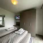 Family Apartment, Near The Whit Private Park * Локарно
