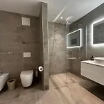 Апартаменты Family Apartment, Near The Whit Private Park Локарно