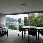 Family Apartment, Near The Whit Private Park Локарно