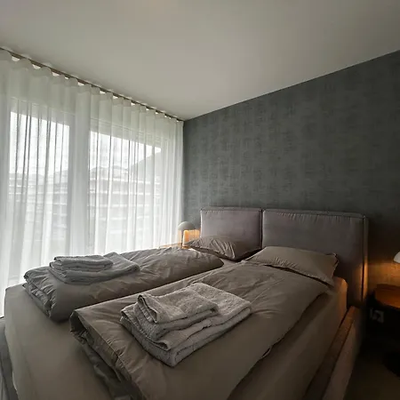 Family Apartment, Near The Whit Private Park Локарно