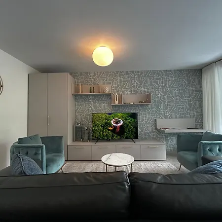 Family Apartment, Near The Whit Private Park